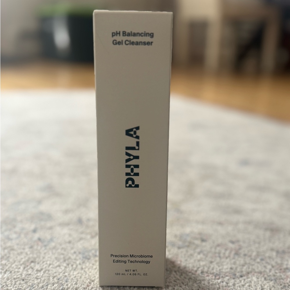 Phyla pH Balancing Gel Cleanser 4 oz